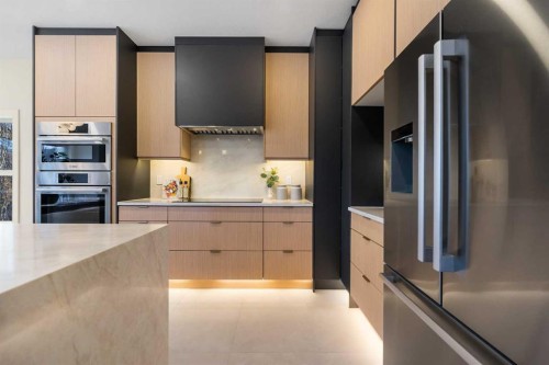 125 Discovery Place Sw, Calgary, AB - Indoor Photo Showing Kitchen With Stainless Steel Kitchen With Upgraded Kitchen