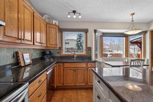 204 Sunrise Circle Se, Calgary, AB - Indoor Photo Showing Kitchen