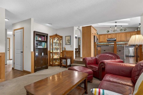 204 Sunrise Circle Se, Calgary, AB - Indoor Photo Showing Living Room