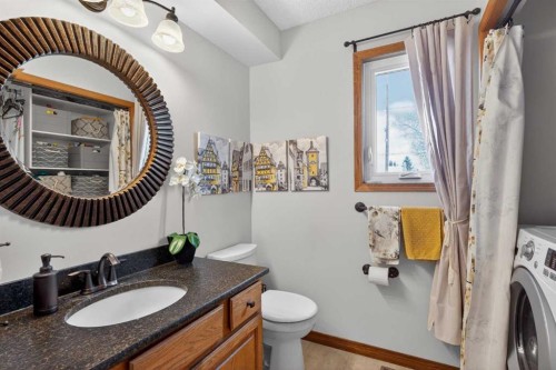 204 Sunrise Circle Se, Calgary, AB - Indoor Photo Showing Bathroom