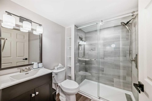 160 Lucas Common Nw, Calgary, AB - Indoor Photo Showing Bathroom
