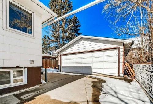 136 32 Avenue Ne, Calgary, AB - Outdoor With Exterior