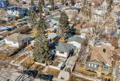 136 32 Avenue Ne, Calgary, AB - Outdoor