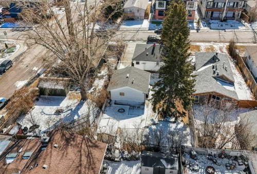 136 32 Avenue Ne, Calgary, AB - Outdoor