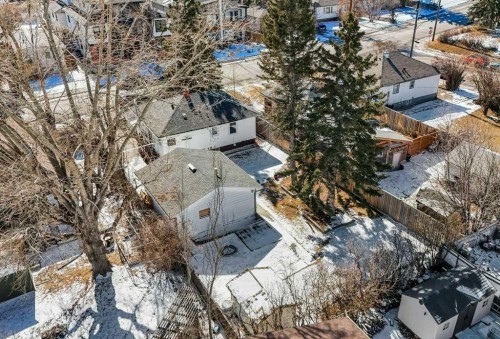 136 32 Avenue Ne, Calgary, AB - Outdoor