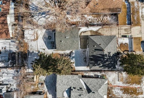 136 32 Avenue Ne, Calgary, AB - Outdoor