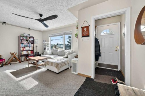 136 32 Avenue Ne, Calgary, AB - Indoor