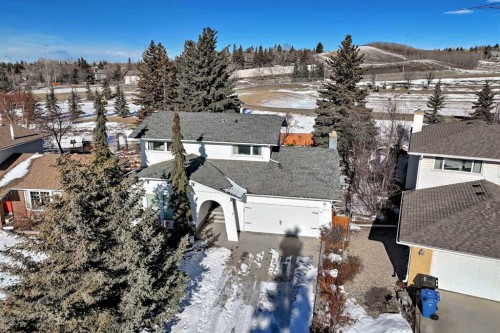 6007 Dalcastle Crescent Nw, Calgary, AB - Outdoor