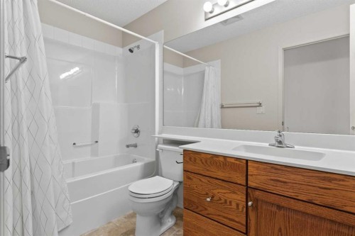 98 Cougarstone Close Sw, Calgary, AB - Indoor Photo Showing Bathroom