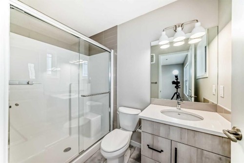1326 Mahogany Boulevard Se, Calgary, AB - Indoor Photo Showing Bathroom