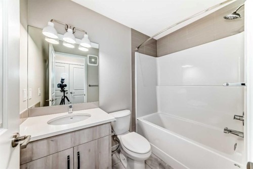 1326 Mahogany Boulevard Se, Calgary, AB - Indoor Photo Showing Bathroom