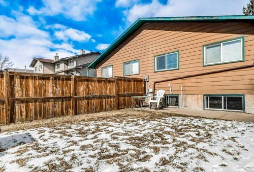 60 Bermuda Court Nw, Calgary, AB - Outdoor