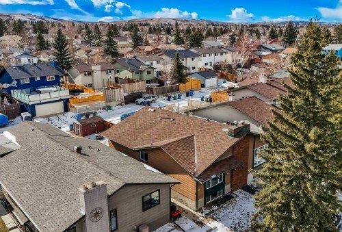 60 Bermuda Court Nw, Calgary, AB - Outdoor