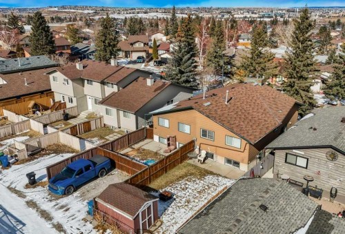 60 Bermuda Court Nw, Calgary, AB - Outdoor