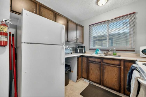 60 Bermuda Court Nw, Calgary, AB - Indoor