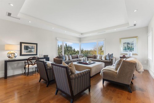 4N-222 Eagle Ridge Drive Sw, Calgary, AB - Indoor Photo Showing Living Room