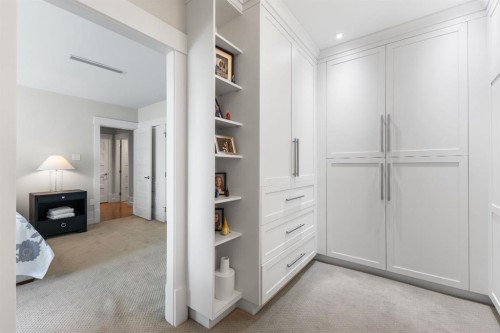 4N-222 Eagle Ridge Drive Sw, Calgary, AB - Indoor Photo Showing Other Room