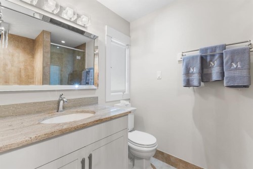4N-222 Eagle Ridge Drive Sw, Calgary, AB - Indoor Photo Showing Bathroom