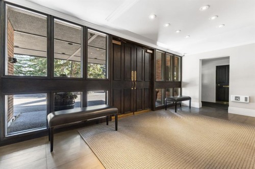 4N-222 Eagle Ridge Drive Sw, Calgary, AB - Indoor Photo Showing Other Room