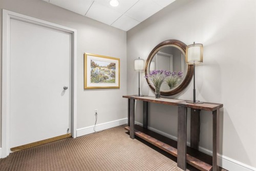 4N-222 Eagle Ridge Drive Sw, Calgary, AB - Indoor Photo Showing Other Room