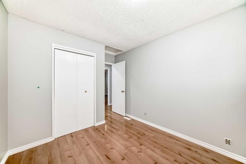 331 Bedford Place Ne, Calgary, AB - Indoor Photo Showing Other Room