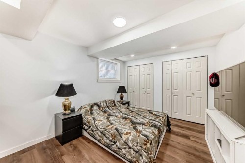 331 Bedford Place Ne, Calgary, AB - Indoor Photo Showing Bedroom