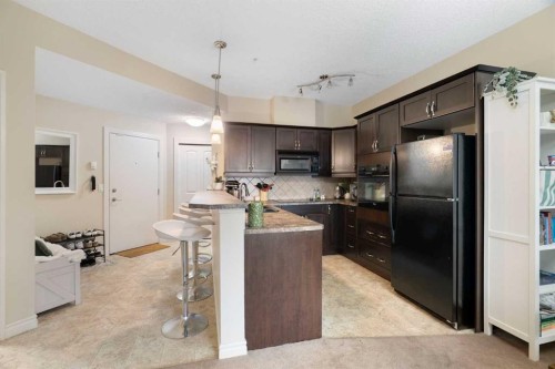 227-60 Royal Oak Plaza Nw, Calgary, AB - Indoor Photo Showing Kitchen