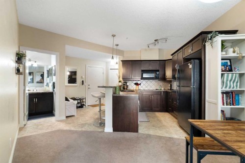 227-60 Royal Oak Plaza Nw, Calgary, AB - Indoor Photo Showing Kitchen