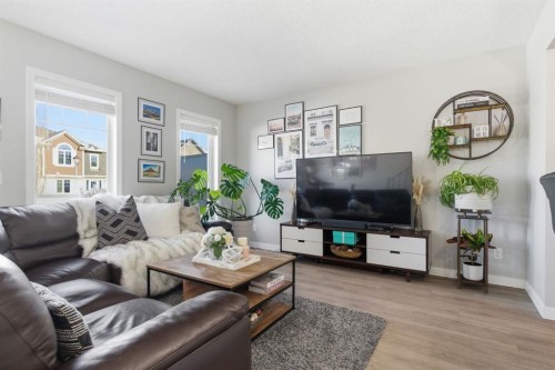 405 Windstone Grove Sw, Airdrie, AB - Indoor Photo Showing Living Room