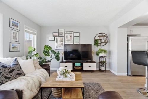 405 Windstone Grove Sw, Airdrie, AB - Indoor Photo Showing Living Room