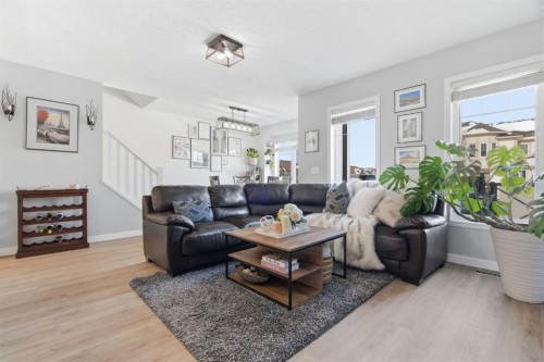 405 Windstone Grove Sw, Airdrie, AB - Indoor Photo Showing Living Room