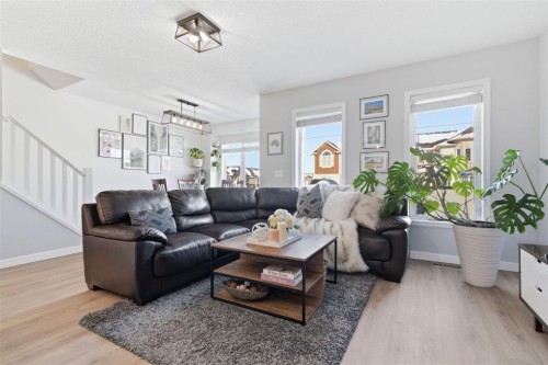 405 Windstone Grove Sw, Airdrie, AB - Indoor Photo Showing Living Room