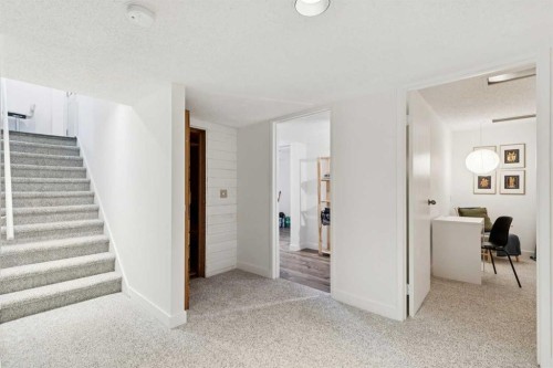 119 Midland Crescent Se, Calgary, AB - Indoor Photo Showing Other Room