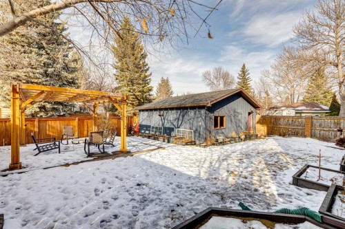 119 Midland Crescent Se, Calgary, AB - Outdoor