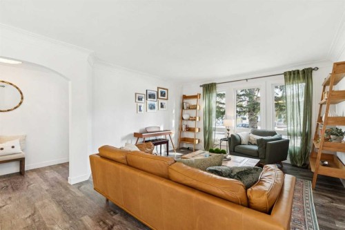 119 Midland Crescent Se, Calgary, AB - Indoor Photo Showing Living Room
