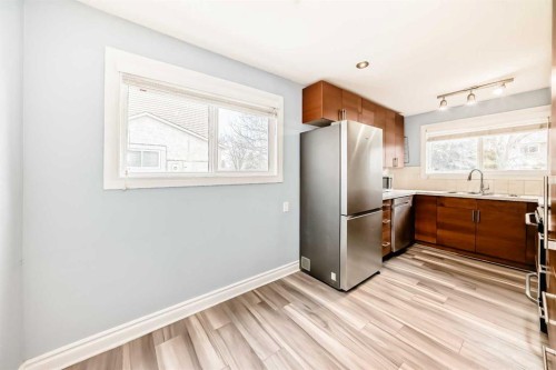 41-5520 1 Avenue Se, Calgary, AB - Indoor Photo Showing Kitchen