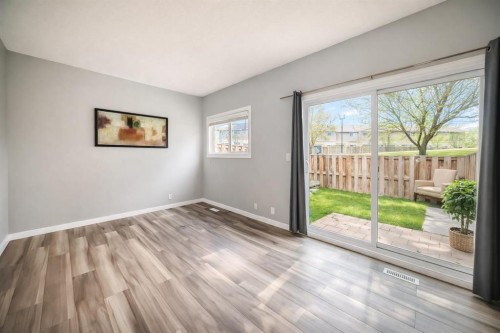 41-5520 1 Avenue Se, Calgary, AB - Indoor Photo Showing Other Room