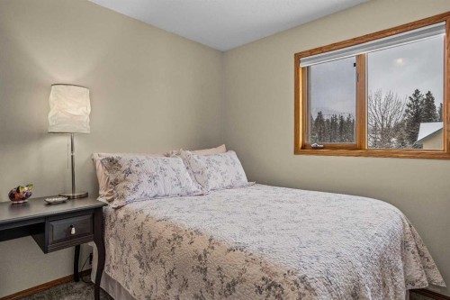 12-9 Blackrock Crescent West, Canmore, AB - Indoor Photo Showing Bedroom