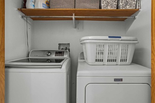 12-9 Blackrock Crescent West, Canmore, AB - Indoor Photo Showing Laundry Room