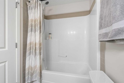 56 Legacy Main Street Se, Calgary, AB - Indoor Photo Showing Bathroom