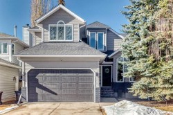 152 Wood Valley Rise SW Calgary, AB T2W 5T2