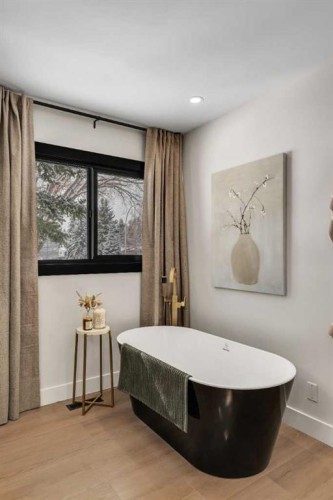 2416 Palliser Drive Sw, Calgary, AB - Indoor