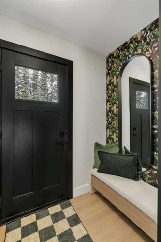 2416 Palliser Drive Sw, Calgary, AB - Indoor Photo Showing Other Room