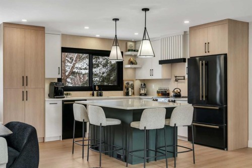 2416 Palliser Drive Sw, Calgary, AB - Indoor