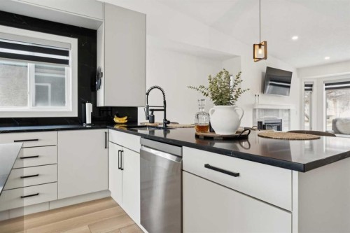 194 Martinglen Way Ne, Calgary, AB - Indoor Photo Showing Kitchen With Upgraded Kitchen