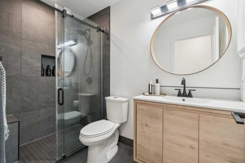 194 Martinglen Way Ne, Calgary, AB - Indoor Photo Showing Bathroom
