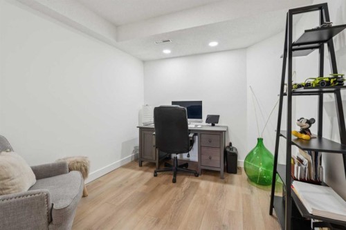 194 Martinglen Way Ne, Calgary, AB - Indoor