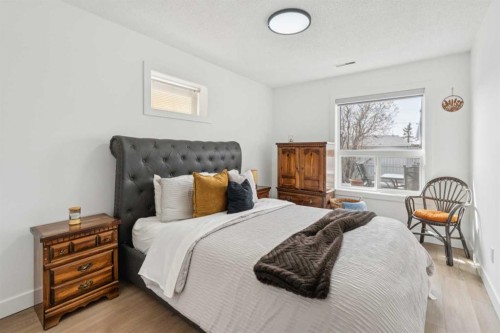 194 Martinglen Way Ne, Calgary, AB - Indoor Photo Showing Bedroom