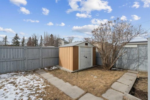 194 Martinglen Way Ne, Calgary, AB - Outdoor