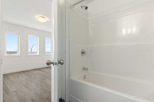 1701-24 Rivercrest Drive, Cochrane, AB - Indoor Photo Showing Bathroom